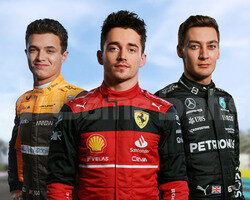 F1 2022 +İSTEDİĞİNİZ 2 OYUN +GARANTİ