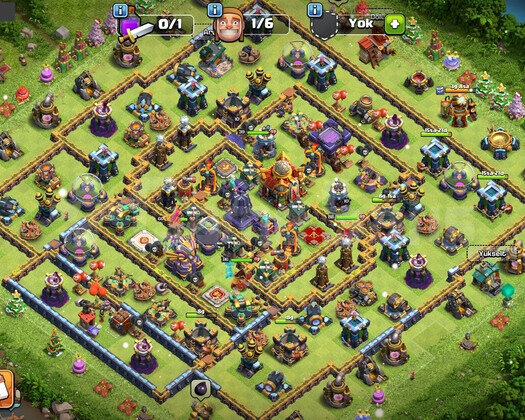 Belediye Binası 16 Max & 6 İnşaatçı & Kostümlü