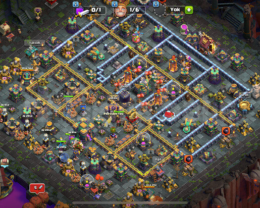 TH14 MAXX !! 2 Arka Plan + 4 Kostüm