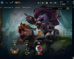 EUW Gold 4 | 3 Kostüm - 25 Hero | LoL Hesap