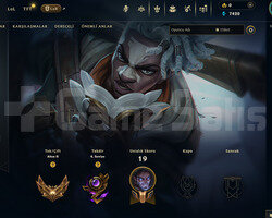 TR Gold 2 | 4 Kostüm - 31 Hero | LoL Hesap