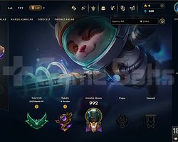 705 LvL 269 Kostüm Zümrüt 4 Hesabım satılıktır.