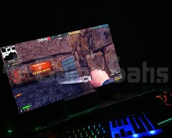ELİMDE FAZLADAN VAR KENDİ HESABIMI YUKSELTMEKIYORU